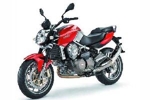  Aprilia MANA850