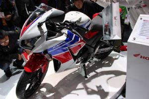 CBR300R ABS(̩) CBR300R ABS(̩)(2)