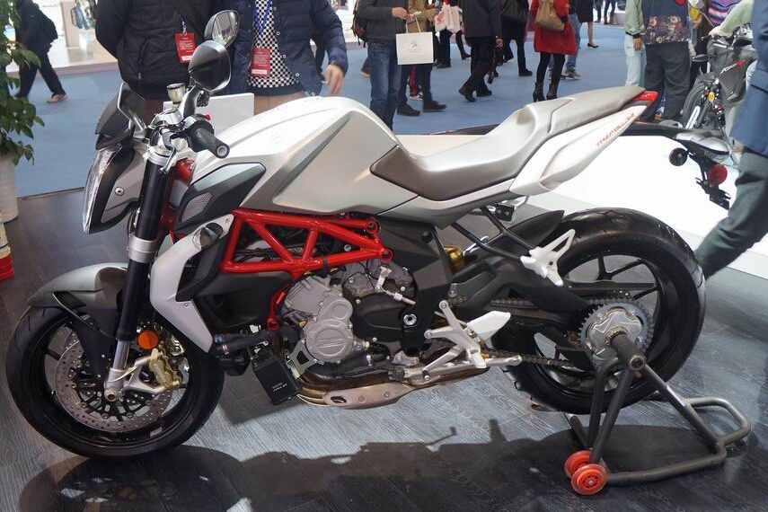 �¹�˹�� MV Agusta MV 800