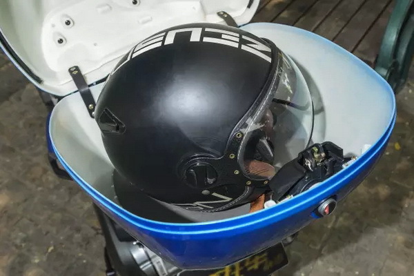 ��Ħ�г�����־���⣺Ǯ�����з�QJ150T-23/125T-23