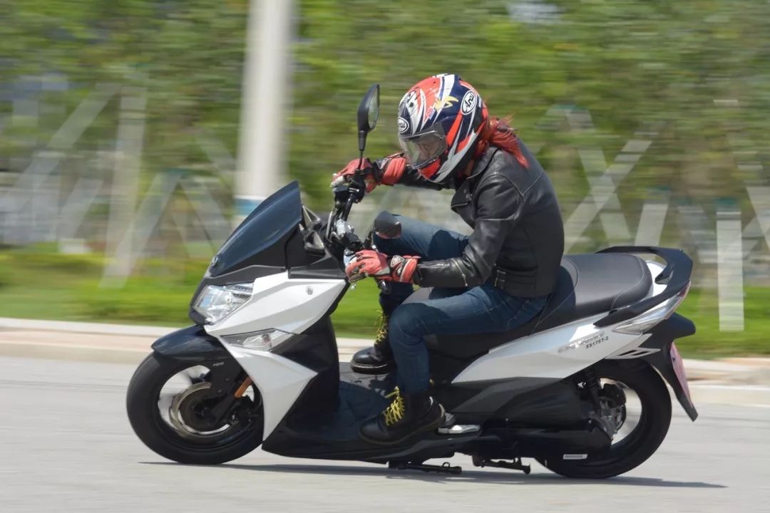 摩托车产品领跑者三阳cruisym180