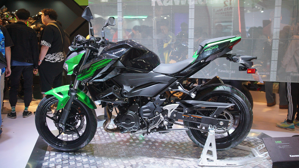 ���� KawasakiZ400