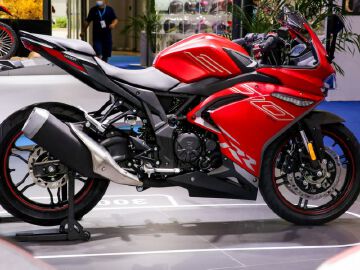 300RR2020Ħ���� �޼�300RR(27��)