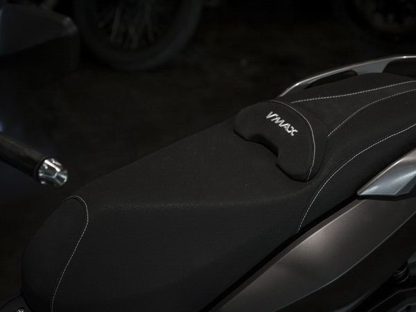 ����VMAX300ie���ۡ��ƽ�������