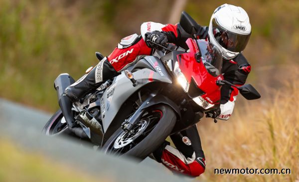 ����������ȫ��YZF-R15�ܳ��ۼ�